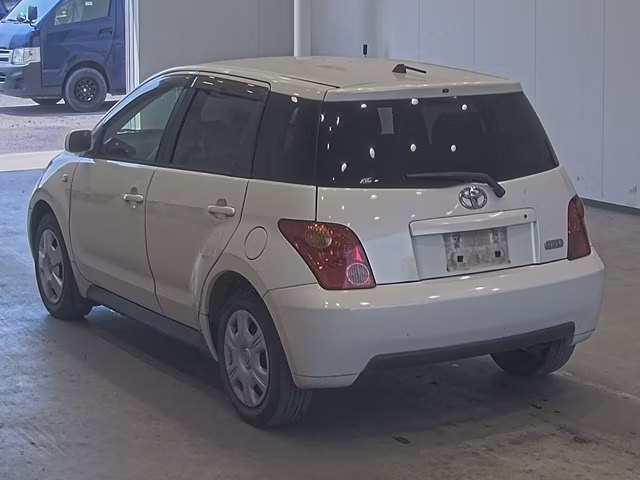 TOYOTA IST
