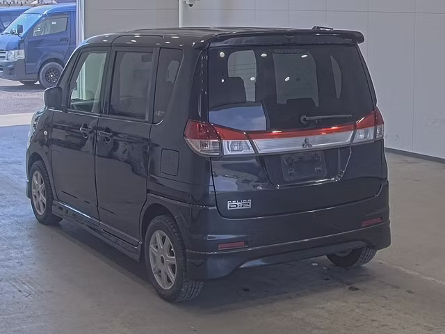 MITSUBISHI DELICA D:2