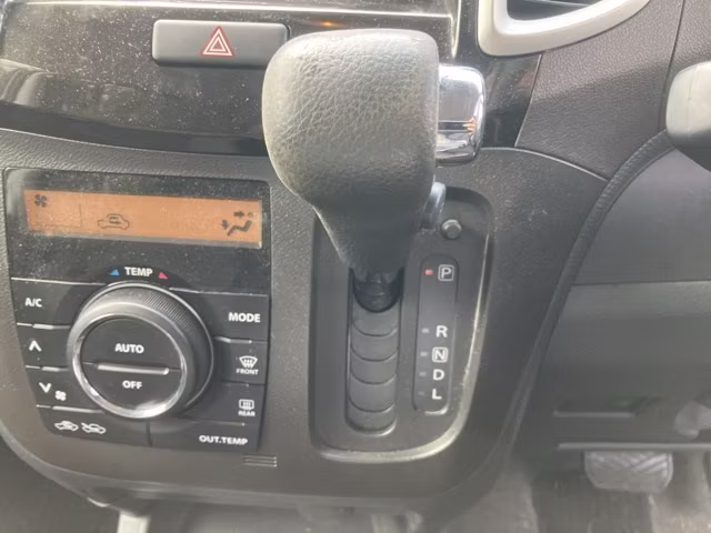MITSUBISHI DELICA D:2