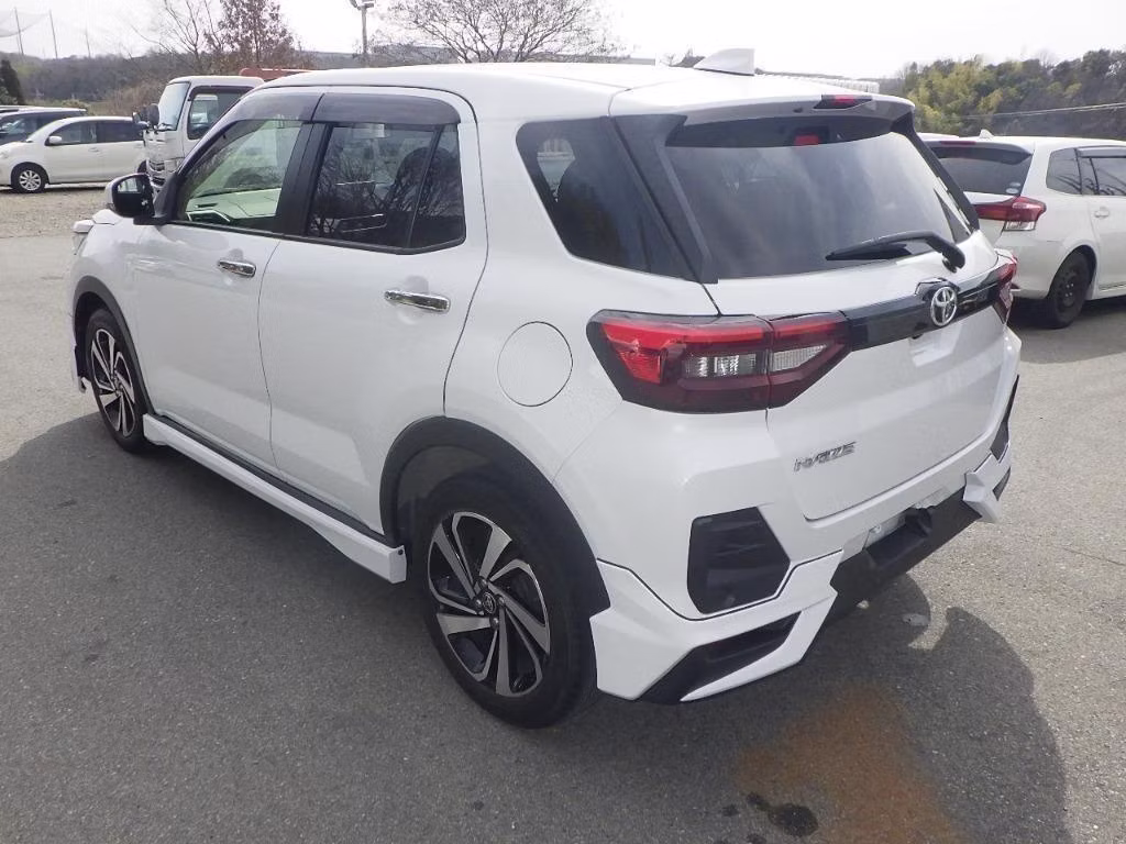 TOYOTA RAIZE