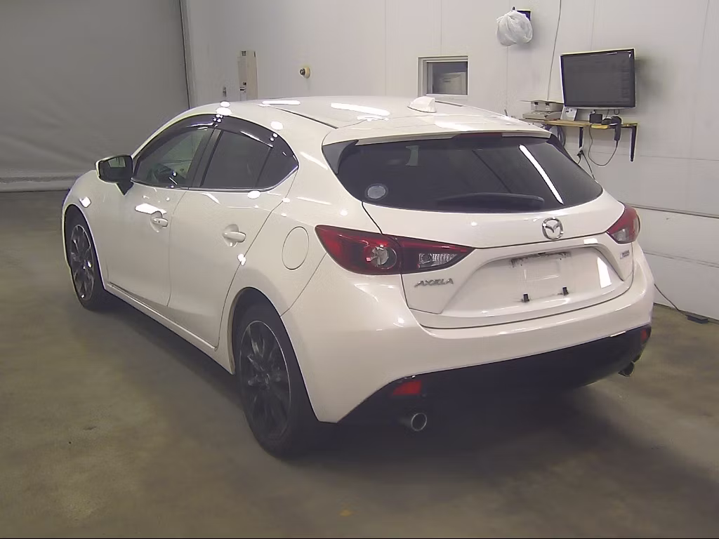 MAZDA AXELA