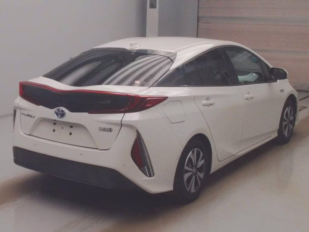 TOYOTA PRIUS PHV