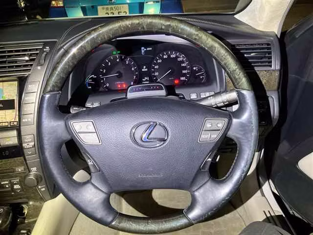 LEXUS LS600H