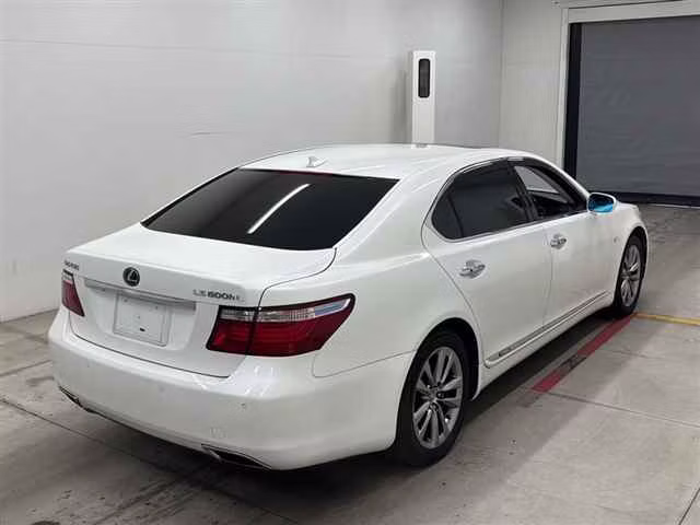 LEXUS LS600H