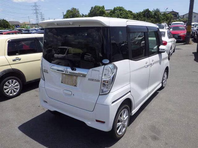 MITSUBISHI EK SPACE