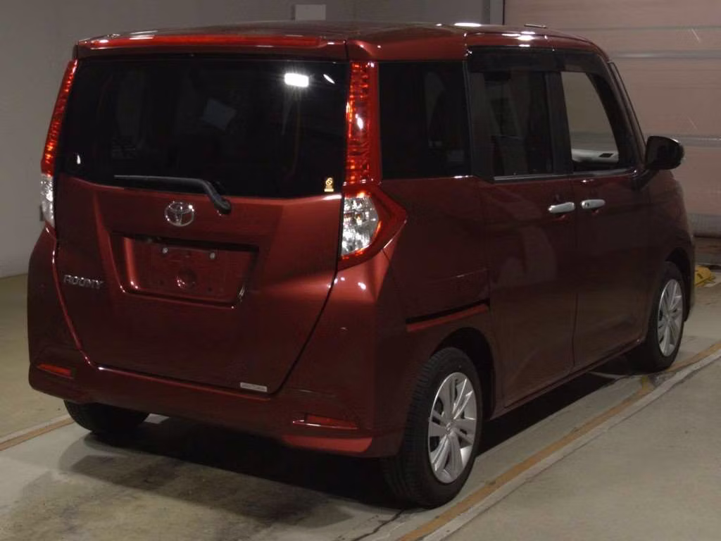 TOYOTA ROOMY
