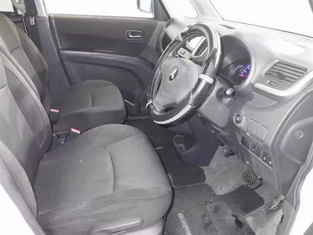MITSUBISHI DELICA D:2
