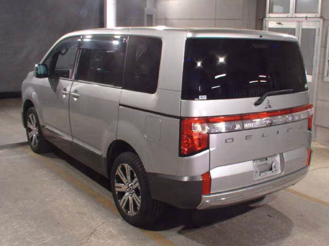 MITSUBISHI DELICA D:5