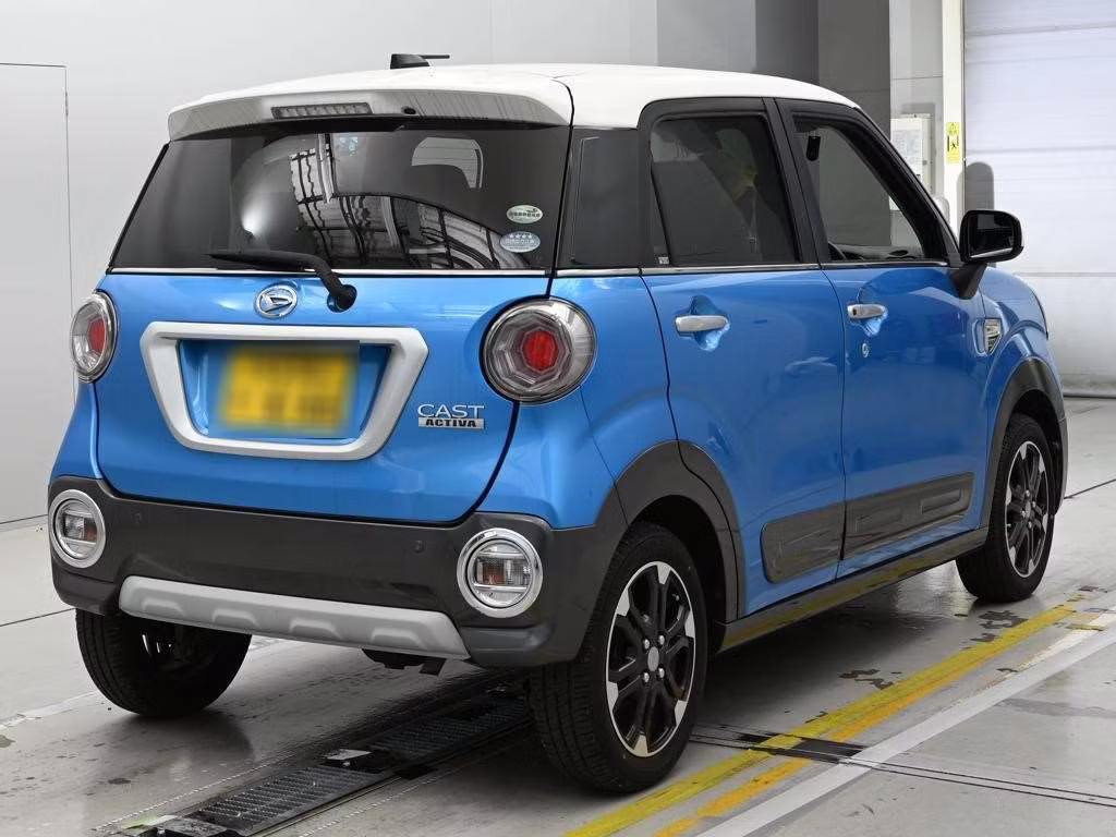 DAIHATSU CAST