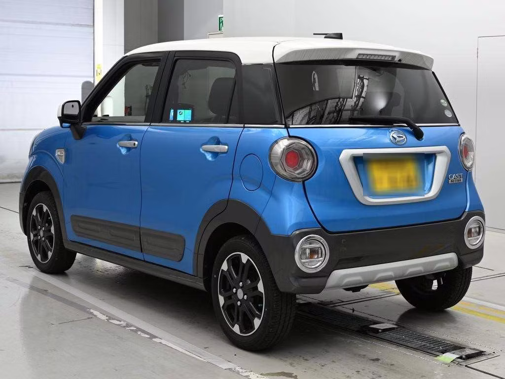 DAIHATSU CAST