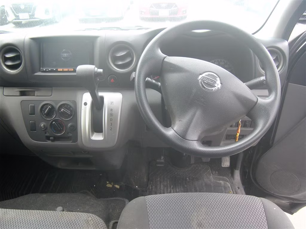 NISSAN NV350 CARAVAN