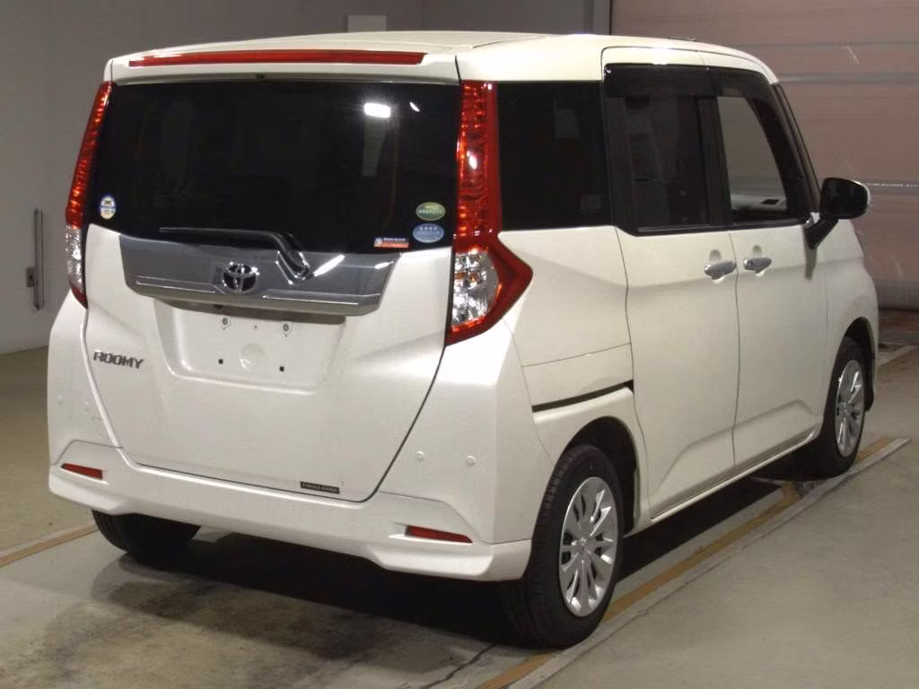 TOYOTA ROOMY