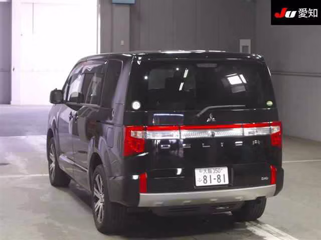 MITSUBISHI DELICA D:5