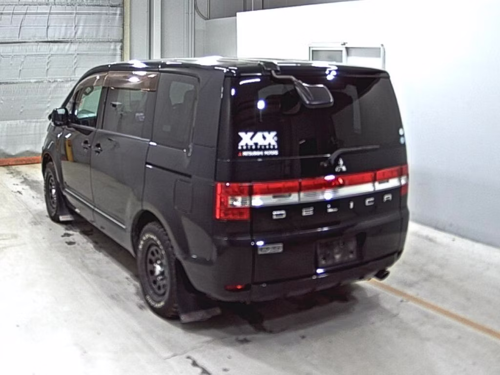 MITSUBISHI DELICA D:5