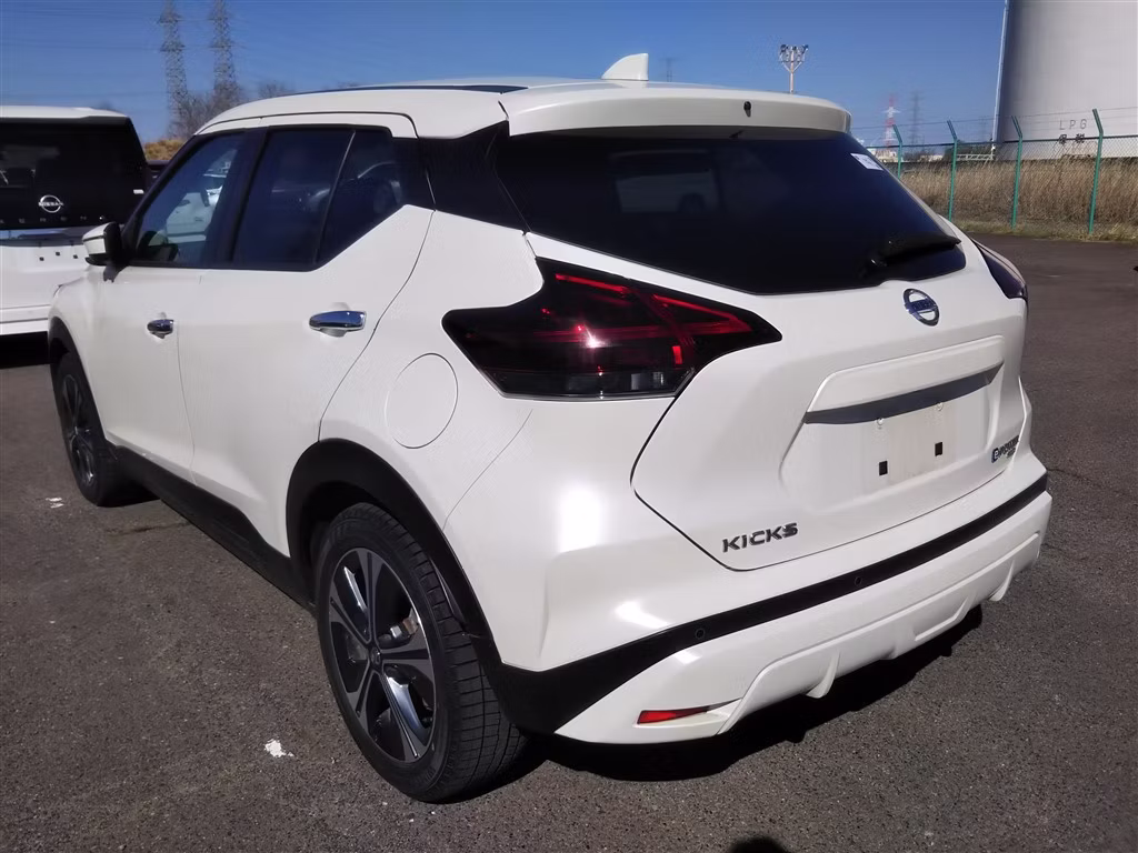 NISSAN KICKS