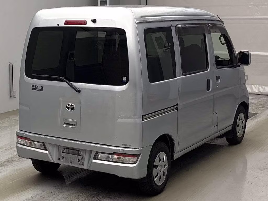 TOYOTA PIXIS VAN