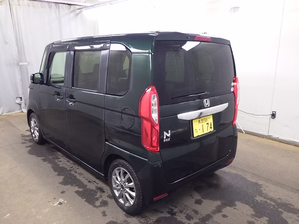 HONDA N-BOX
