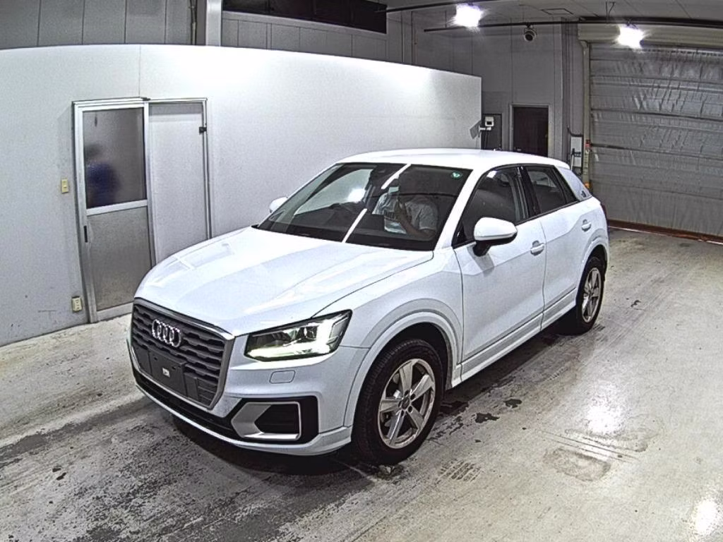 AUDI Q2