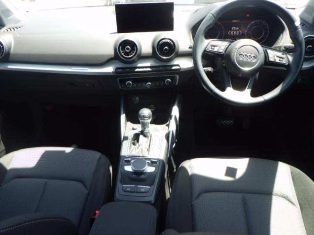 AUDI Q2