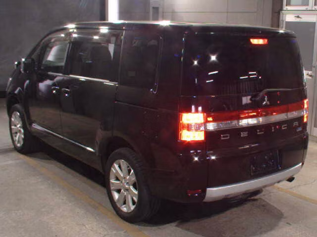 MITSUBISHI DELICA D:5