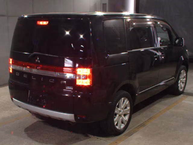 MITSUBISHI DELICA D:5