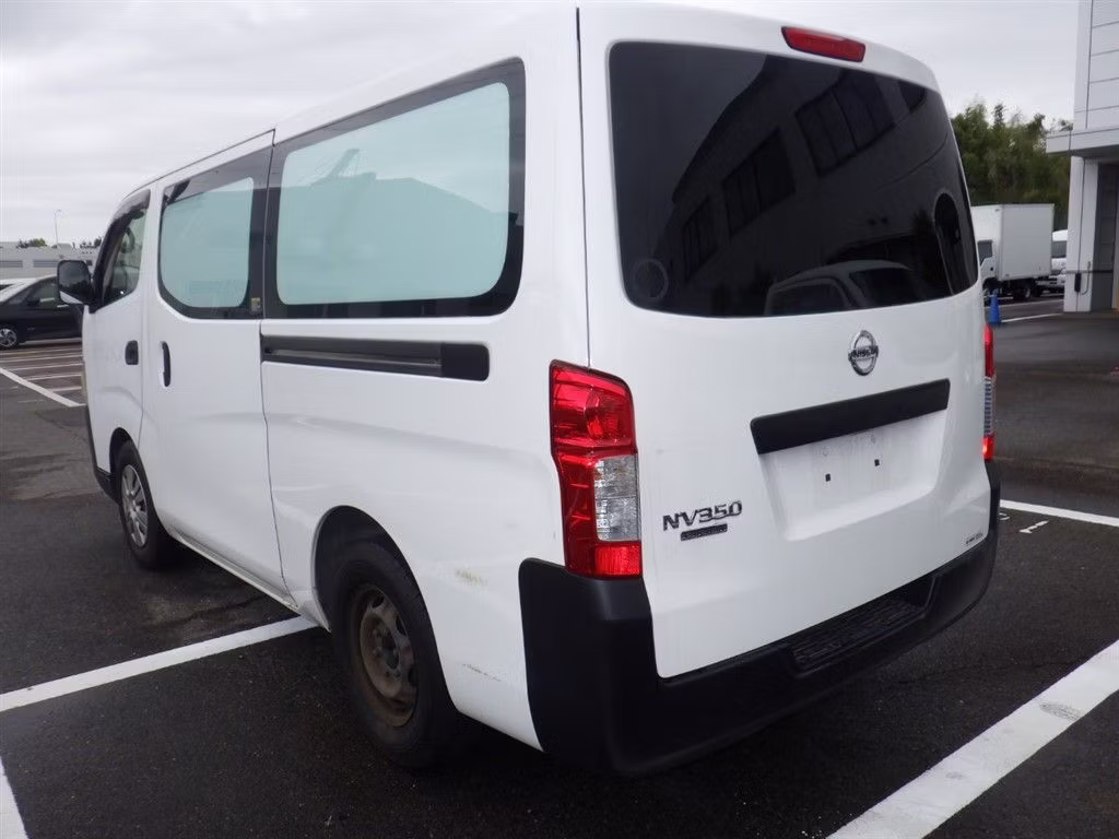 NISSAN NV350 CARAVAN