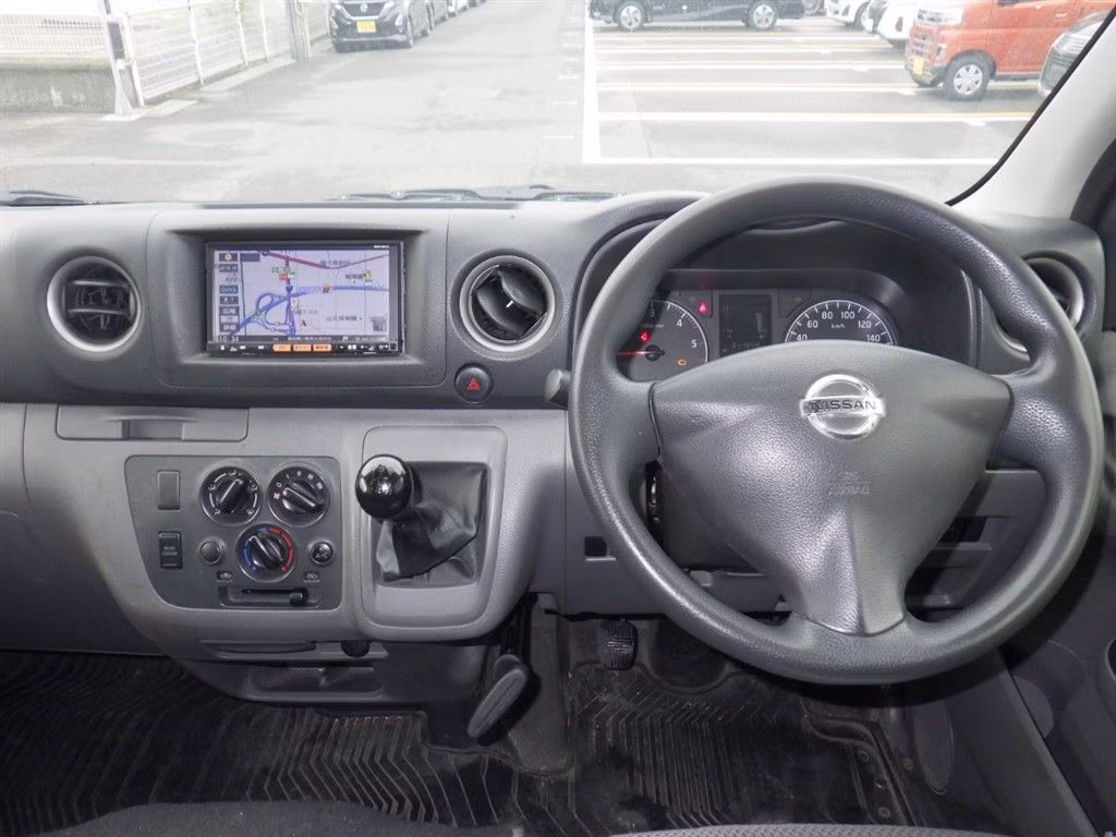 NISSAN NV350 CARAVAN