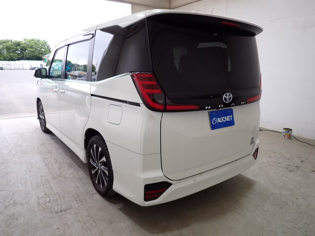 TOYOTA NOAH