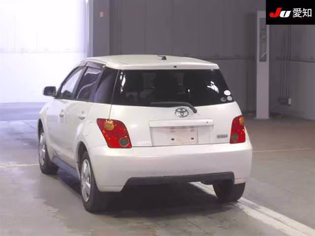TOYOTA IST