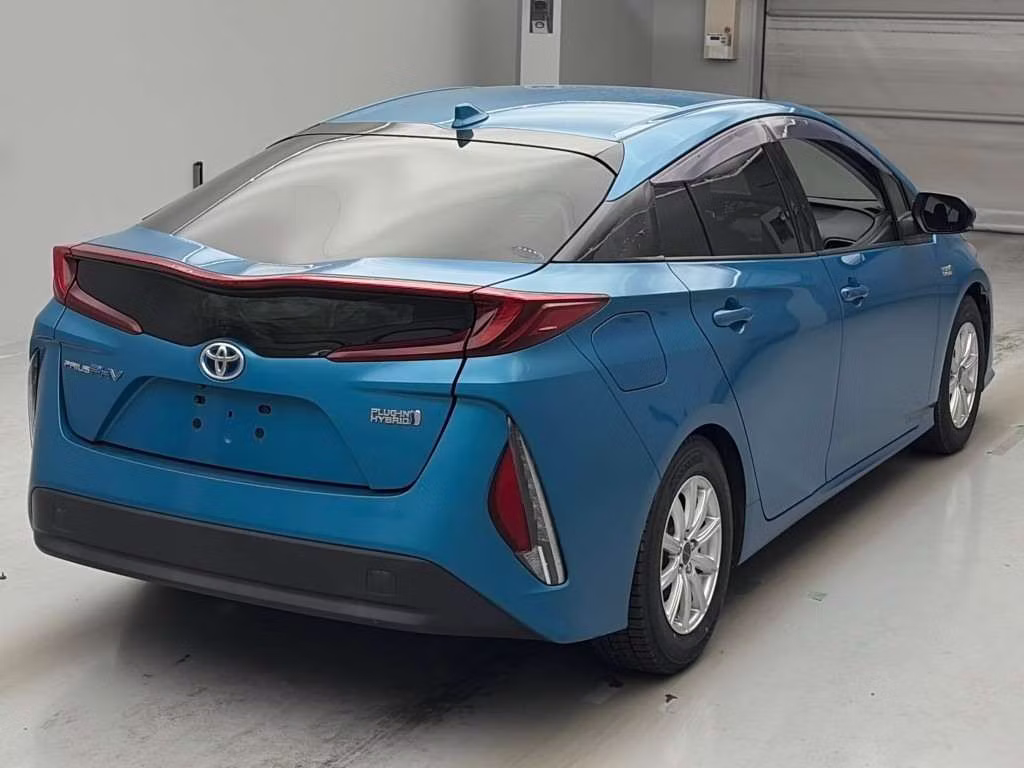 TOYOTA PRIUS PHV