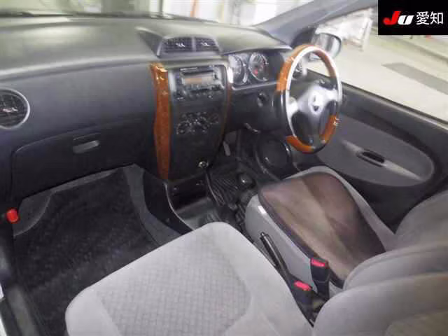 DAIHATSU MIRA AVY
