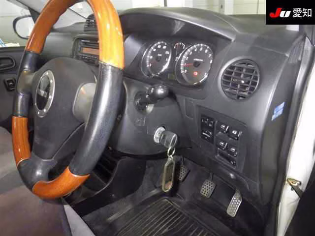 DAIHATSU MIRA AVY