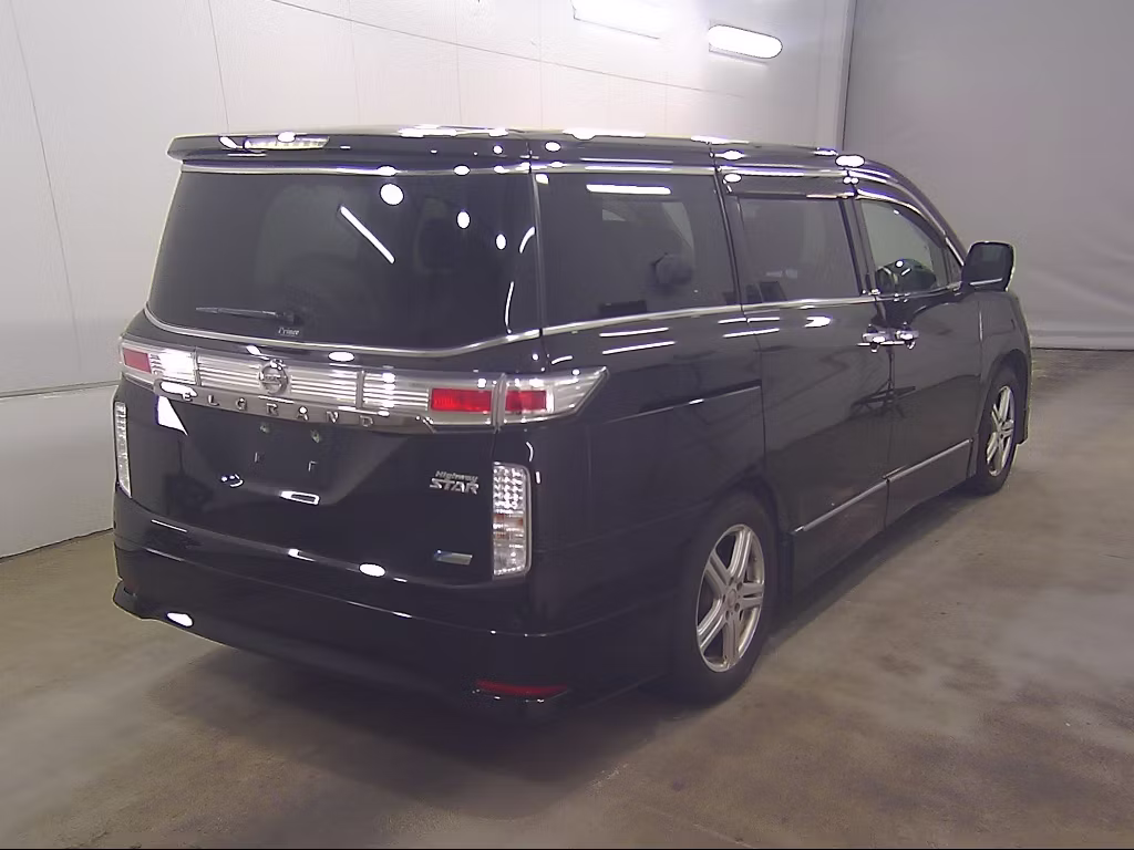 NISSAN ELGRAND