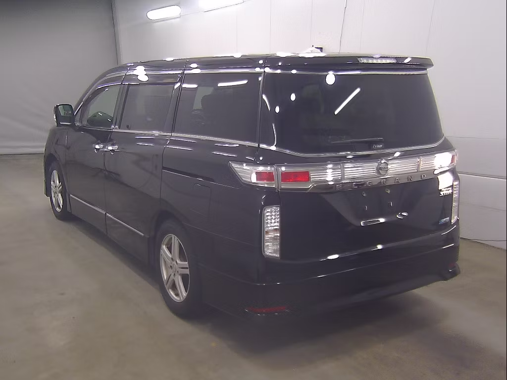 NISSAN ELGRAND