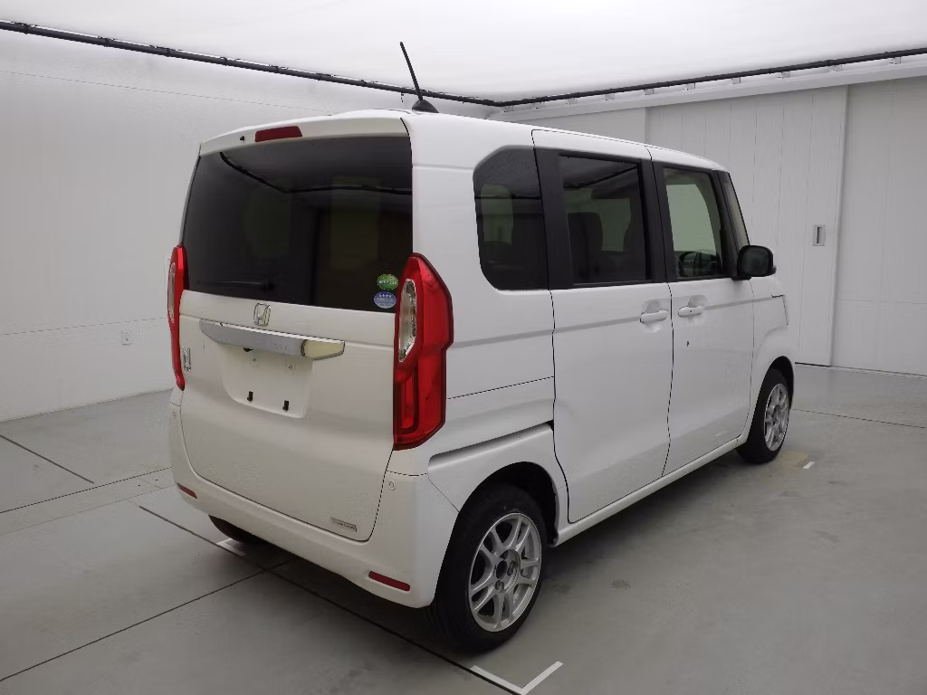 HONDA N-BOX