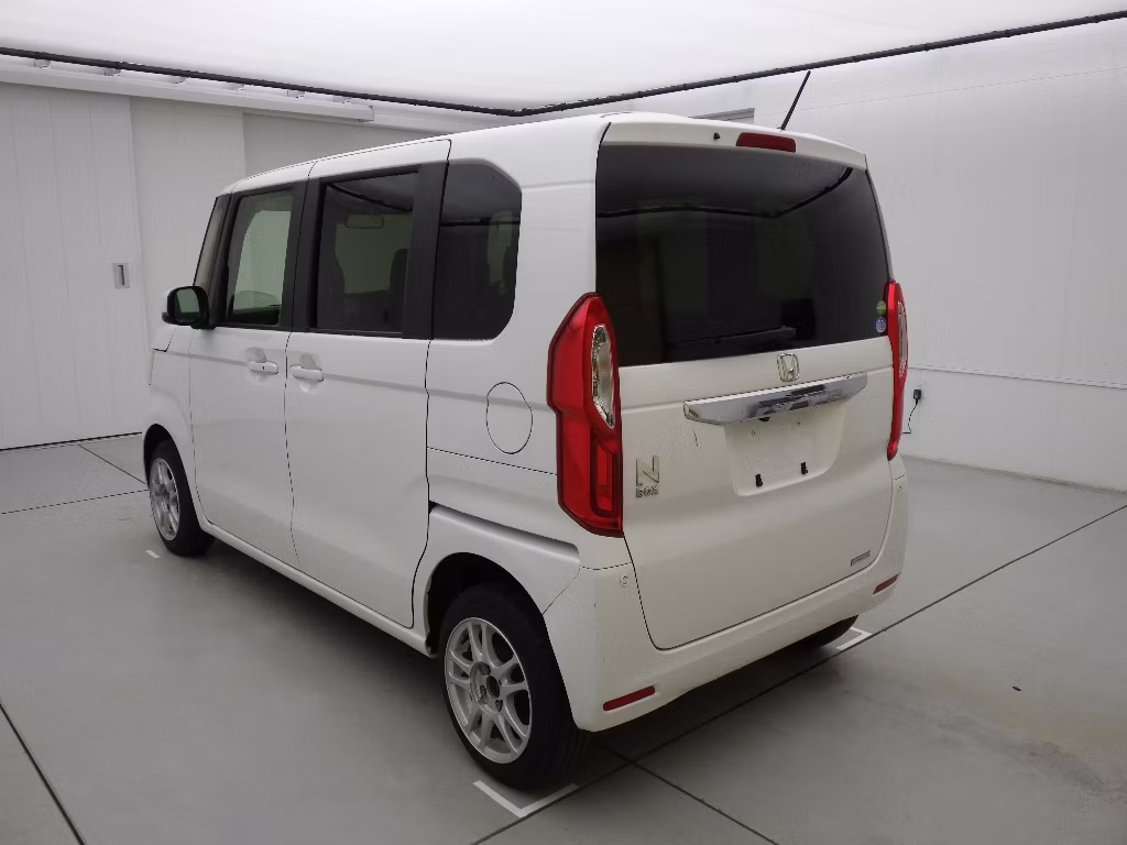 HONDA N-BOX
