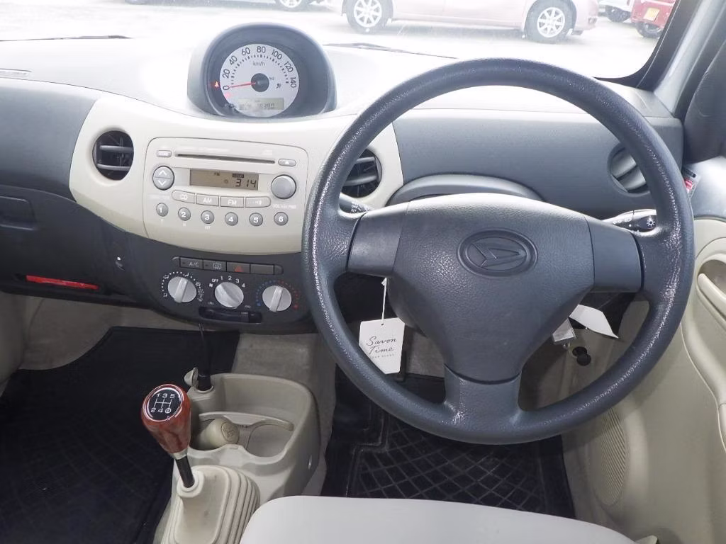 DAIHATSU ESSE