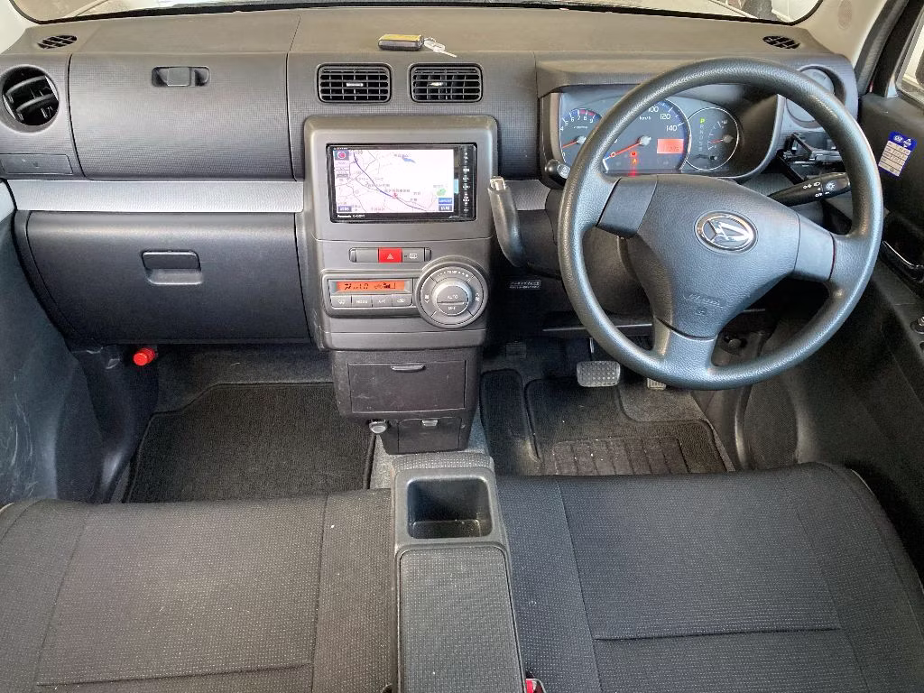 DAIHATSU MOVE CONTE