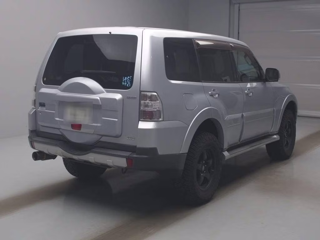 MITSUBISHI PAJERO