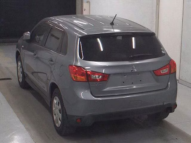 MITSUBISHI RVR