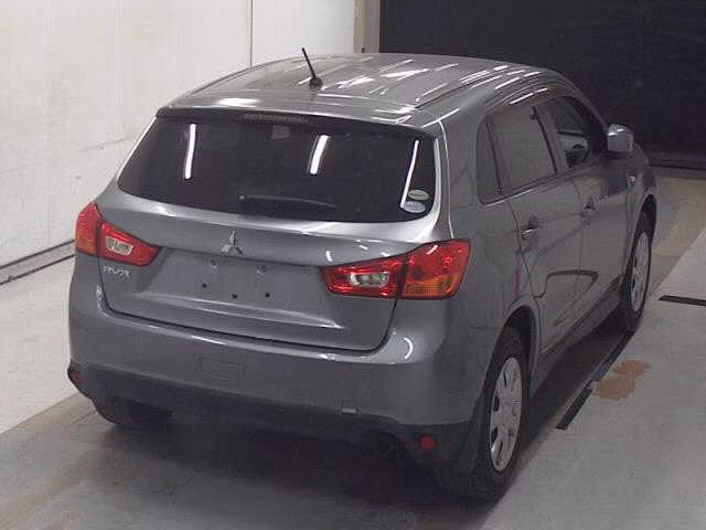 MITSUBISHI RVR