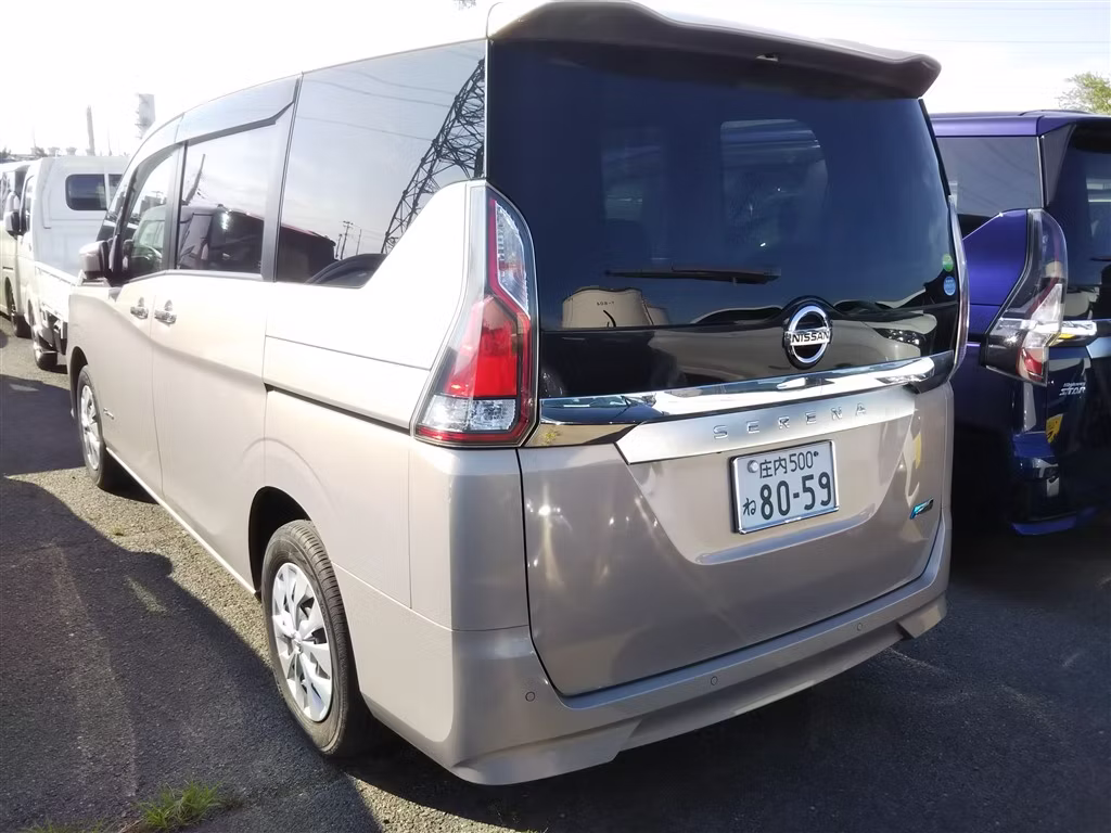 NISSAN SERENA