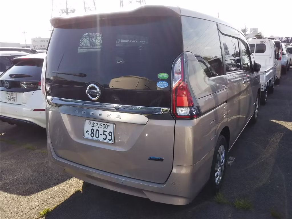 NISSAN SERENA