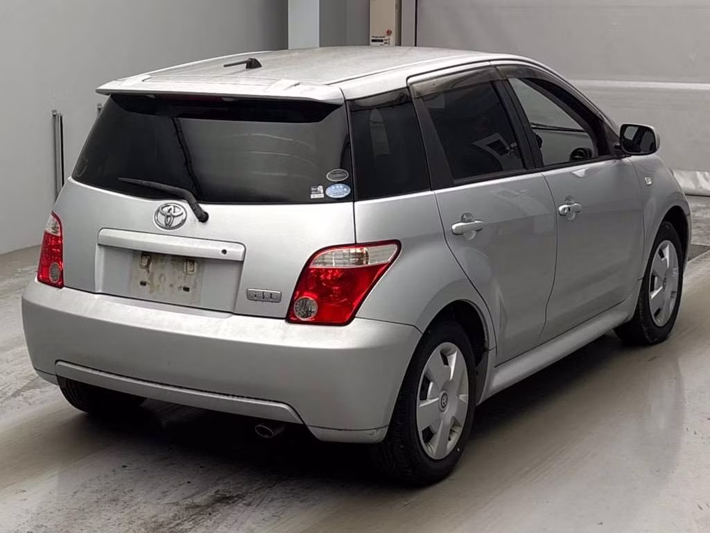 TOYOTA IST