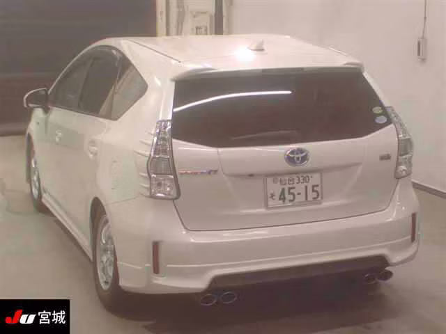 TOYOTA PRIUS ALPHA