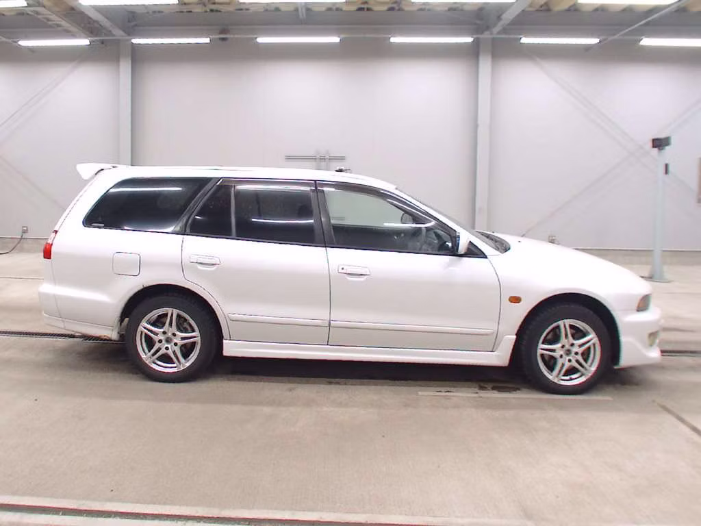 MITSUBISHI LEGNUM