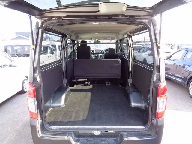 NISSAN CARAVAN