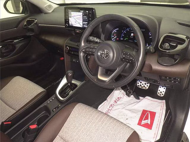 TOYOTA YARIS CROSS