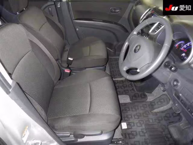 MITSUBISHI DELICA D:2