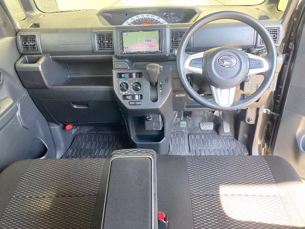 DAIHATSU WAKE